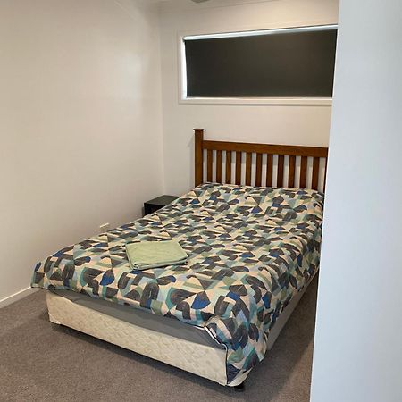 2Bd Family Or Couple Guesthouse Upstairs Near Turf Club, Hota In Bundall Gold Coast Exterior photo
